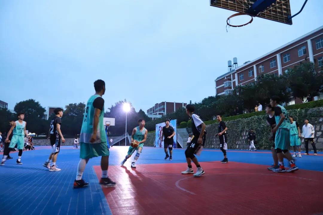 学生风采  “篮”世界 “球”精彩3.jpg