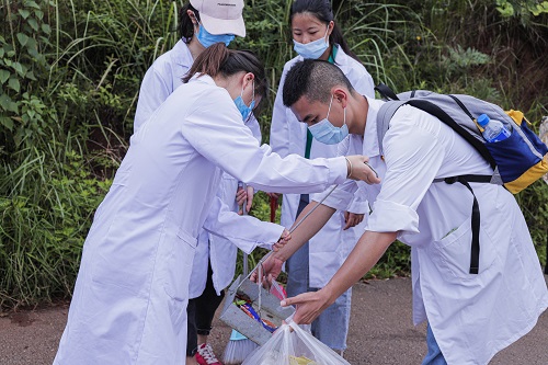 云南经济管理学院医学院三下乡活动系列报道(三) 第 4 张 云南经济管理学院医学院三下乡活动系列报道(三) 第 4 张