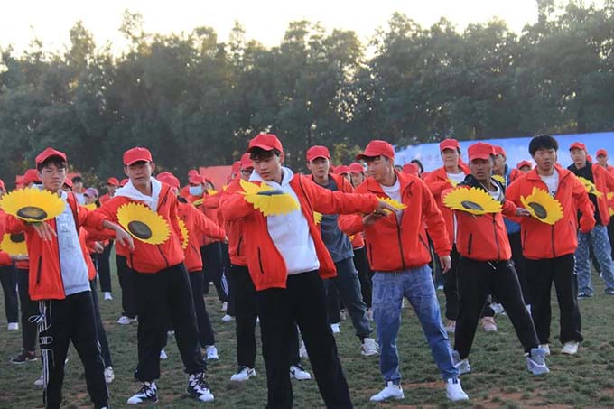 超燃！快来看云经管艺术与传媒学院在运动会开幕式上的精彩表现吧！ 第 12 张