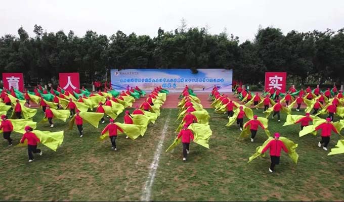 超燃！快来看云经管艺术与传媒学院在运动会开幕式上的精彩表现吧！ 第 13 张