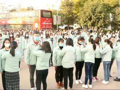 云南经济管理学院医学院2021年元旦节升旗仪式 第 5 张