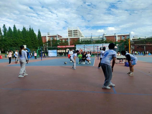 【魅力工程】-建筑工程学院参加首届“经管杯”女子气排球赛完美收官！ 第 6 张
