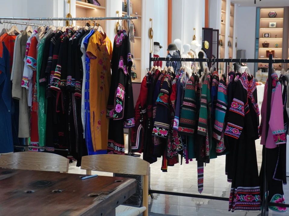 微信图片_20231205161024.jpg 【创美艺传】社会实践|艺术与传媒学院“开璞研学”团队开展大学生创新创业调研实践活动 第 11 张