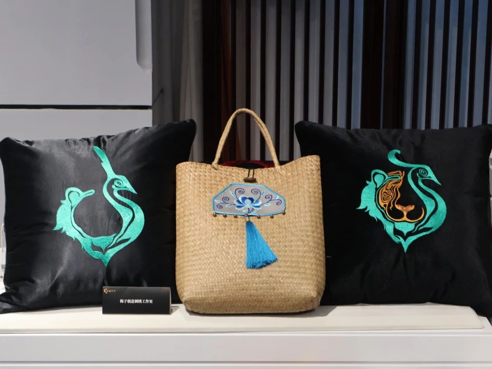 微信图片_20231205161035.jpg 【创美艺传】社会实践|艺术与传媒学院“开璞研学”团队开展大学生创新创业调研实践活动 第 14 张