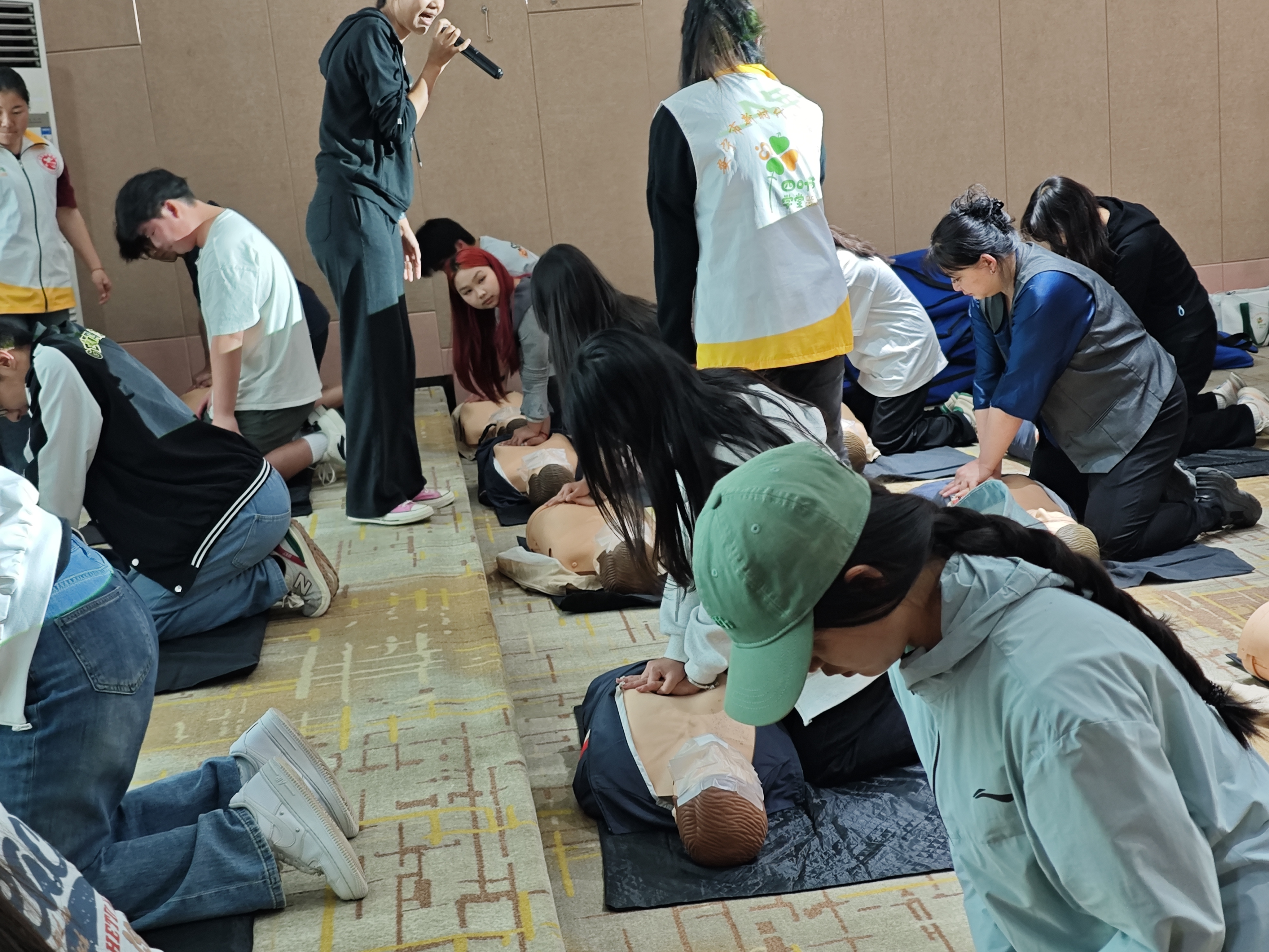 云南经济管理学院应急救援技能知识培训暨第一期公益课堂圆满结束 第 2 张 云南经济管理学院应急救援技能知识培训暨第一期公益课堂圆满结束 第 2 张