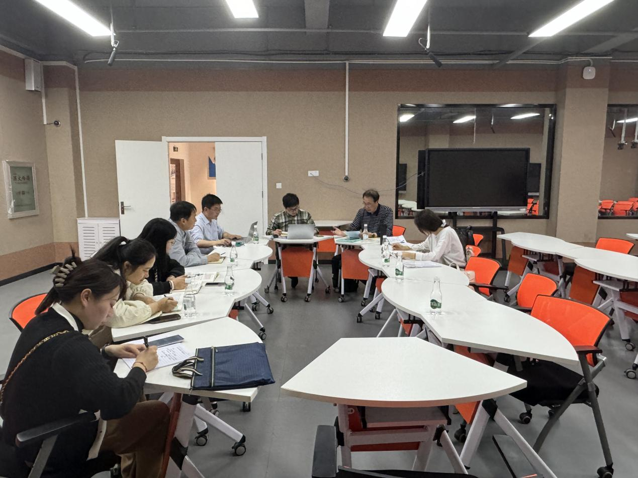 集体备课凝智慧、共同研讨促发展——商学院与马克思主义学院开展习近平法治思想概论课程集体备课会 第 1 张