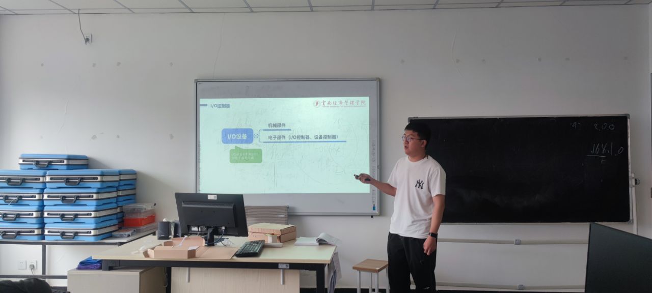 【教研活动】软件工程教研室活动聚焦教学质量提升、安排论文指导与就业工作 第 1 张