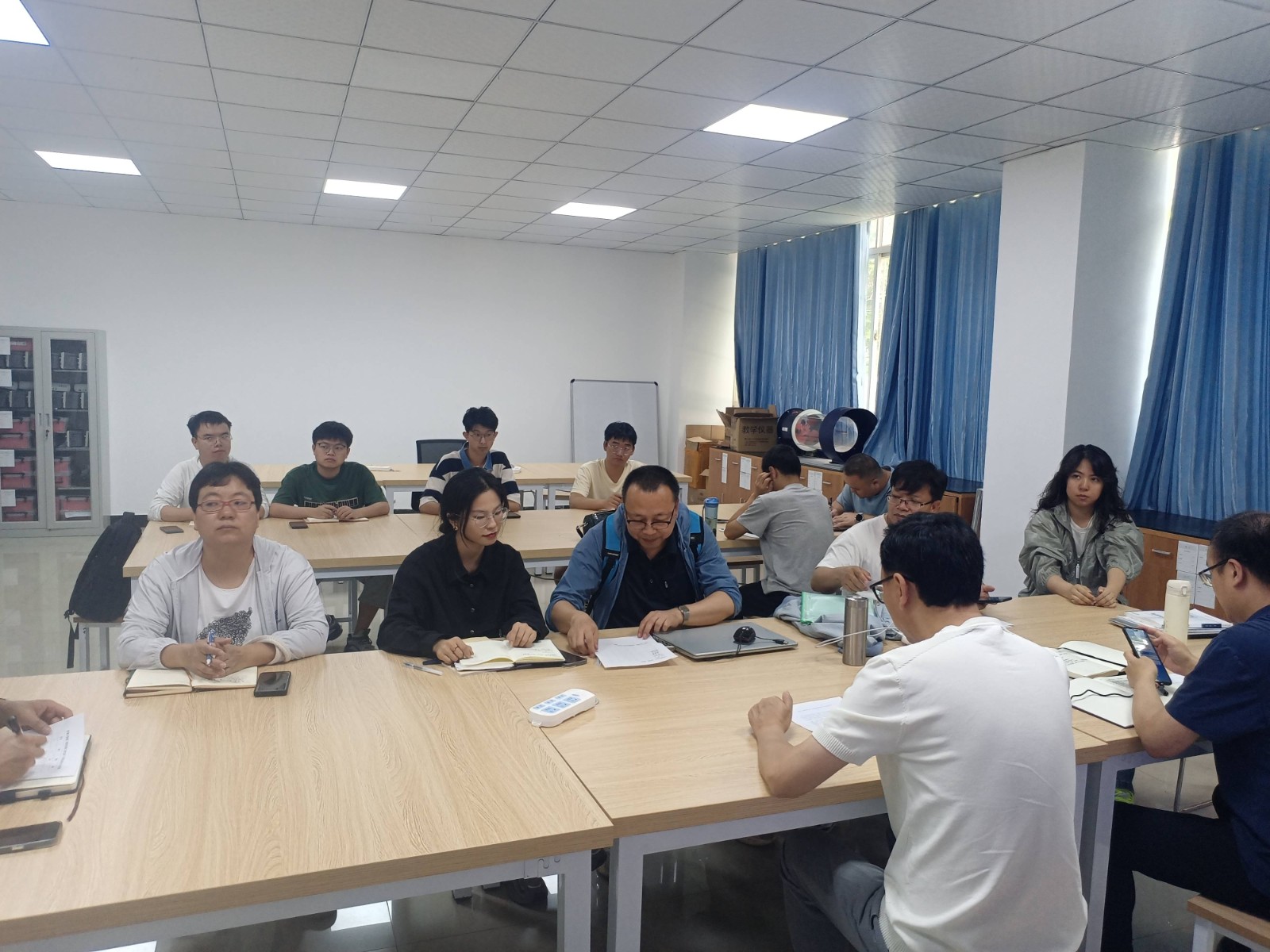 图片二.jpg 图片二.jpg