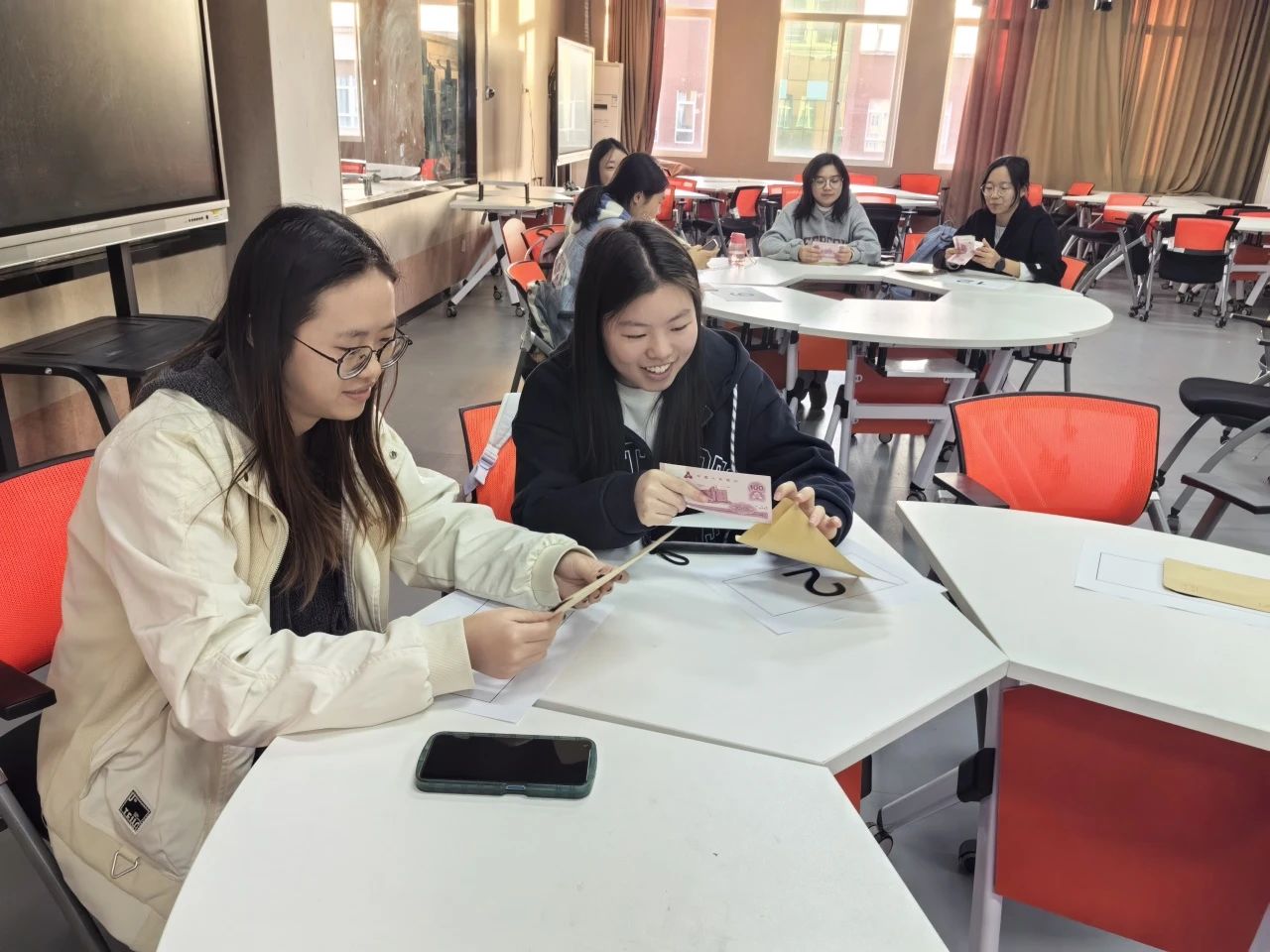 学院资讯|一场关于梦想与选择的“拍卖”,引发深思! 第 2 张 学院资讯|一场关于梦想与选择的“拍卖”,引发深思! 第 2 张