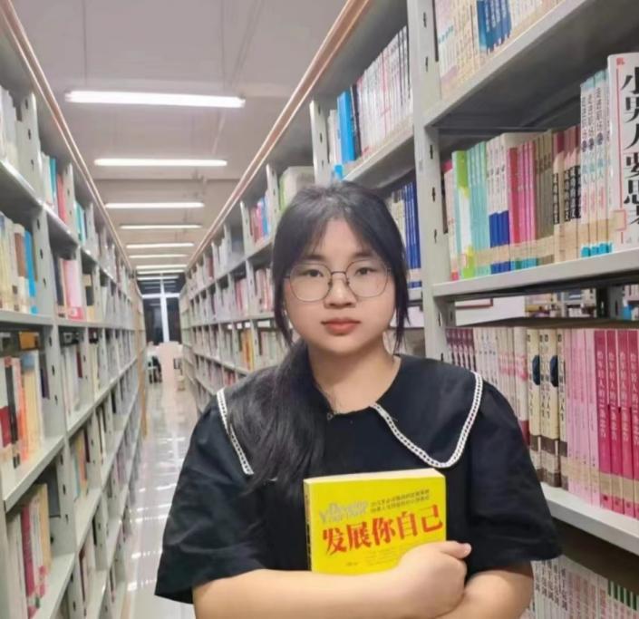 wps_doc_2.jpeg 就是她!财金学院大一学子 云南唯一的“个税普法大使” 第 2 张