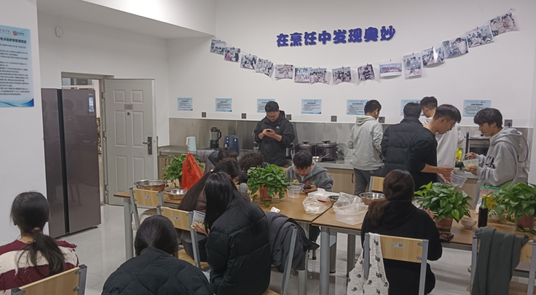 一站式学生社区 | 智慧社区开展“寓你一起、饺香四溢”包饺子劳动教育体验活动 第 1 张