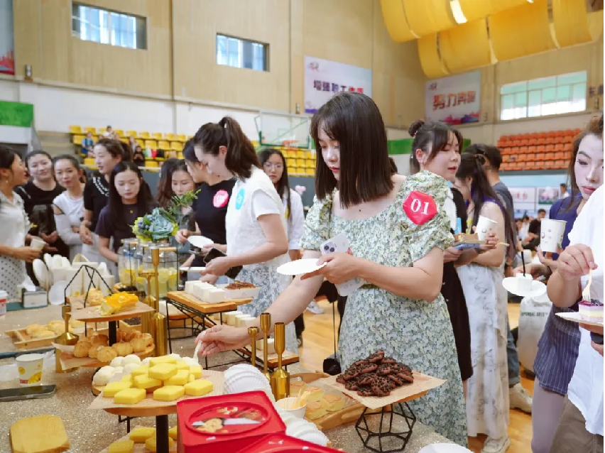 情系职工,七夕牵缘交友联谊活动超“缘”满! 第 14 张 情系职工,七夕牵缘交友联谊活动超“缘”满! 第 14 张