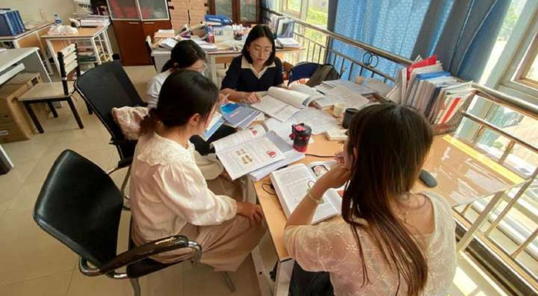 医学院口腔医学技术专业开展教材遴选活动 第 2 张 医学院口腔医学技术专业开展教材遴选活动 第 2 张