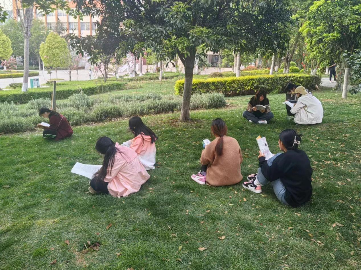 学风建设|霞光浸润疲惫心灵,晚读为梦注入活力 第 1 张 学风建设|霞光浸润疲惫心灵,晚读为梦注入活力 第 1 张