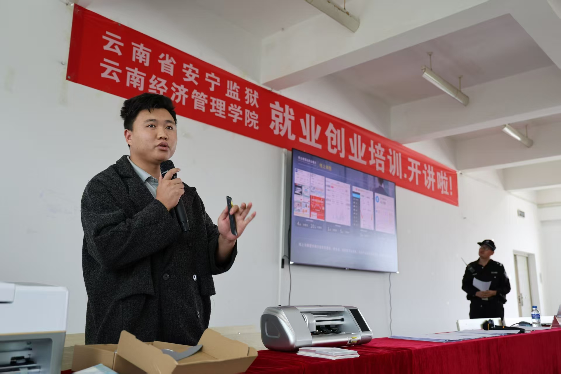 52ae976010f4da34a9ff85fca9023605.png 52ae976010f4da34a9ff85fca9023605.png