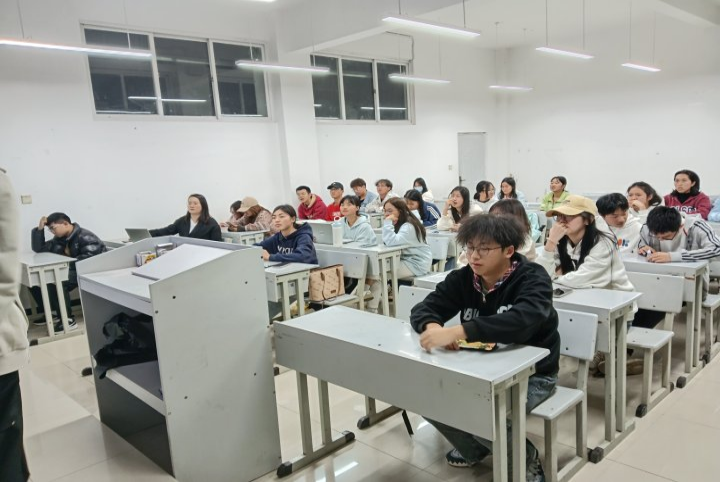 “青春正当时，共话返家乡” | 财会金融学院举行“返家乡”社会实践活动分享会 第 3 张