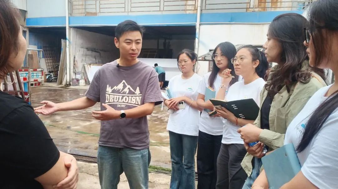 暑期社会实践|财会金融学院走乡村·促振兴实践队对话银饰非遗传承人解码千年技艺的传承密码 第 4 张 暑期社会实践|财会金融学院走乡村·促振兴实践队对话银饰非遗传承人解码千年技艺的传承密码 第 4 张