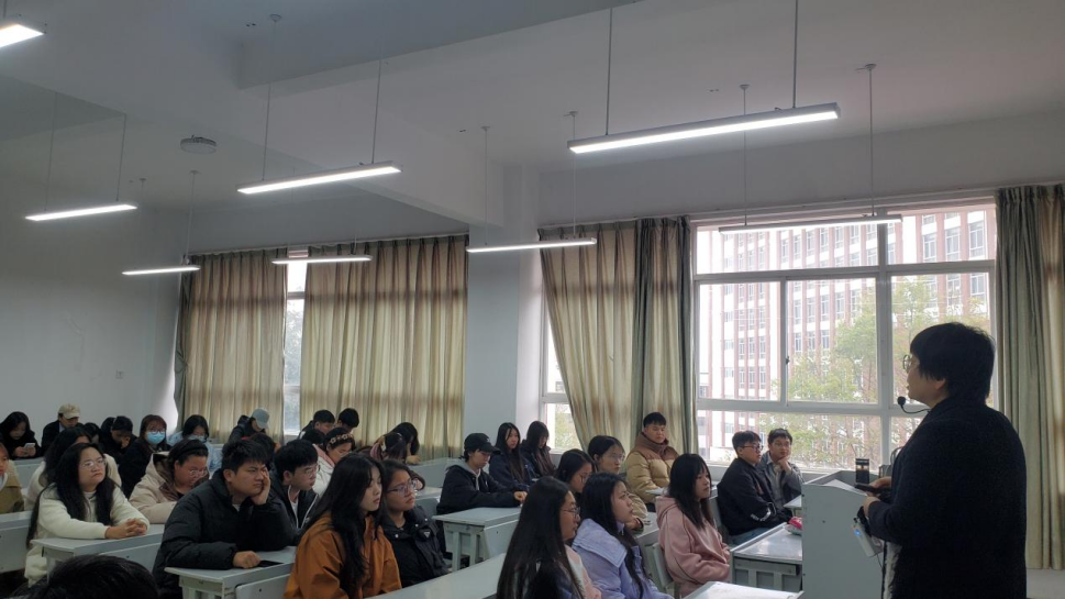 学院资讯 | 财会金融学院职业生涯教育系列讲座 :简历指导与面试技巧 第 5 张 学院资讯 | 财会金融学院职业生涯教育系列讲座 :简历指导与面试技巧 第 5 张