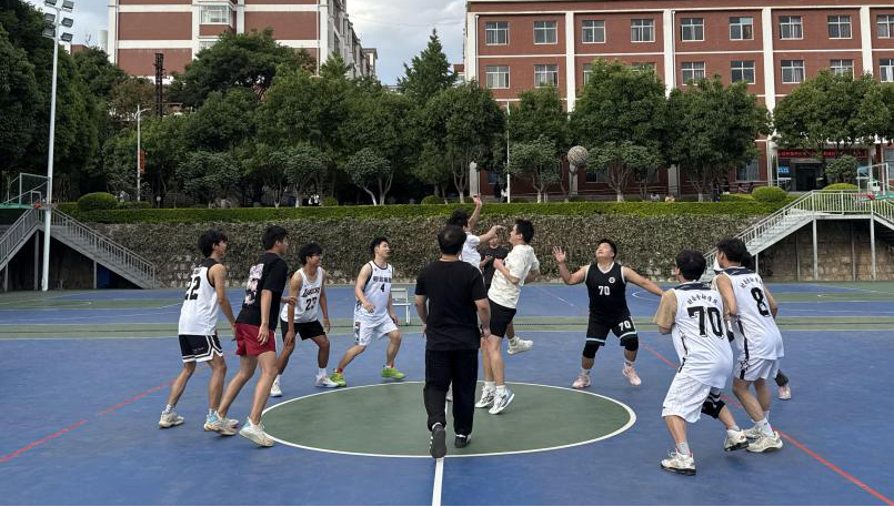 一站式学生社区 | 赛场展风采，竞技促团结 财会金融学院智慧社区开展班级篮球友谊赛 第 2 张