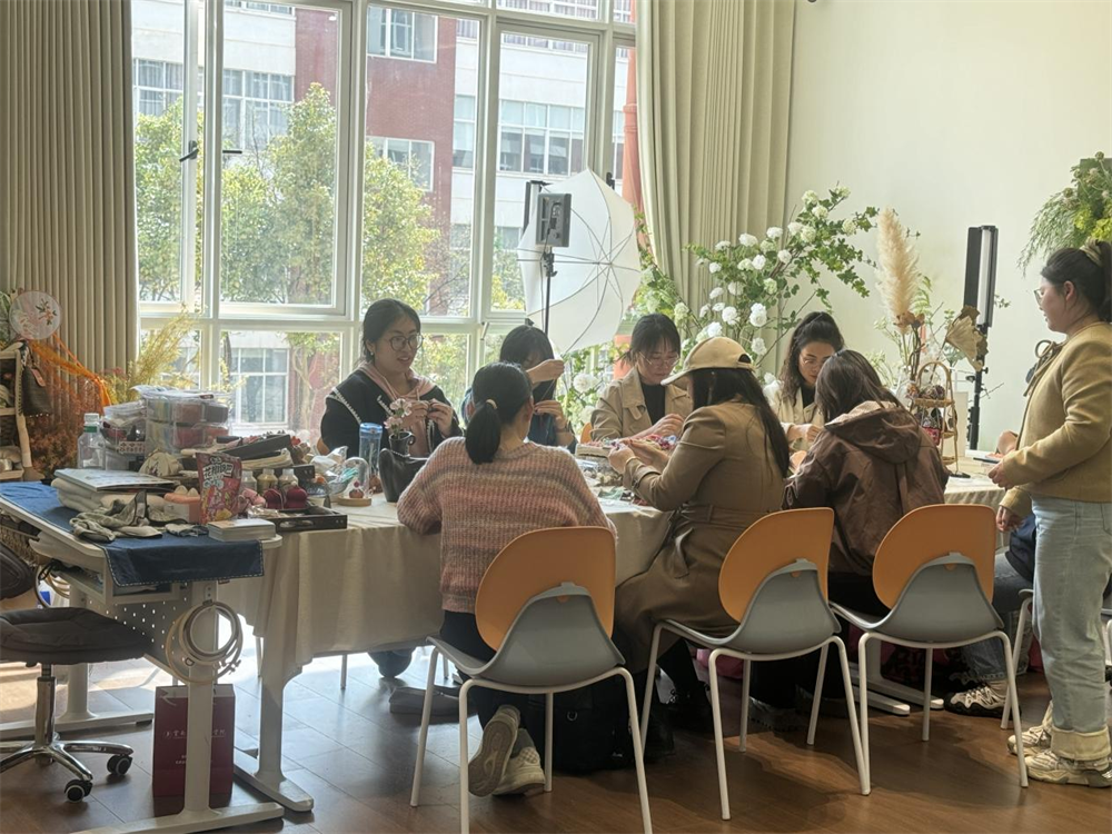 三月的温度·信息与智能工程学院“三八节”工会活动圆满举行 第 5 张