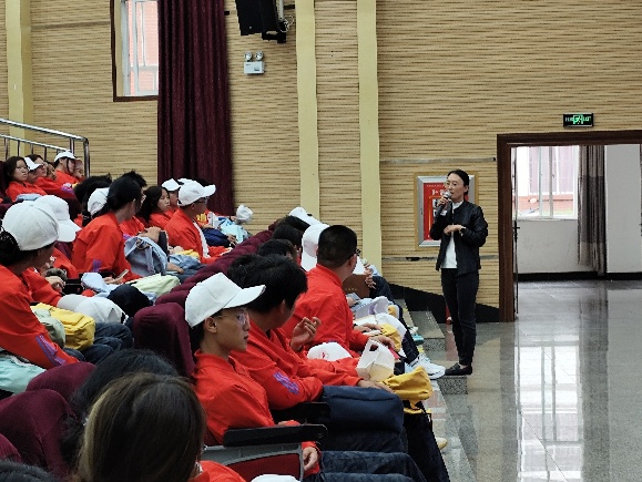 筑梦医药新时代,培育卓越接班人 ——云南经济管理学院医学院2025级药学、中药学专业新生入学教育专业宣讲会成功举行 第 7 张 筑梦医药新时代,培育卓越接班人 ——云南经济管理学院医学院2025级药学、中药学专业新生入学教育专业宣讲会成功举行 第 7 张