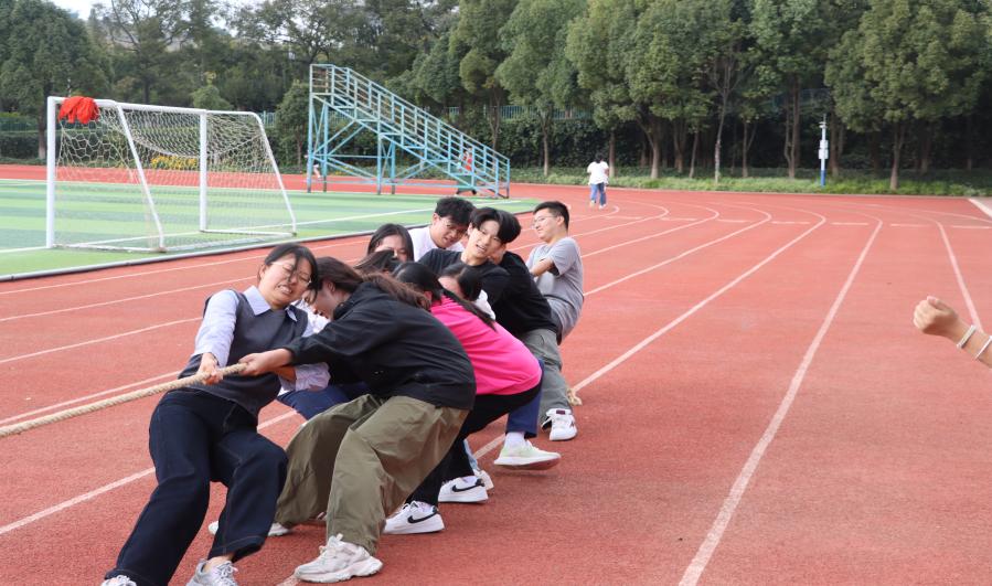 青春聚首启新程，破冰融情绽芳华                        ——医学院团委学生会“破冰行动”素质拓展活动纪实 第 6 张