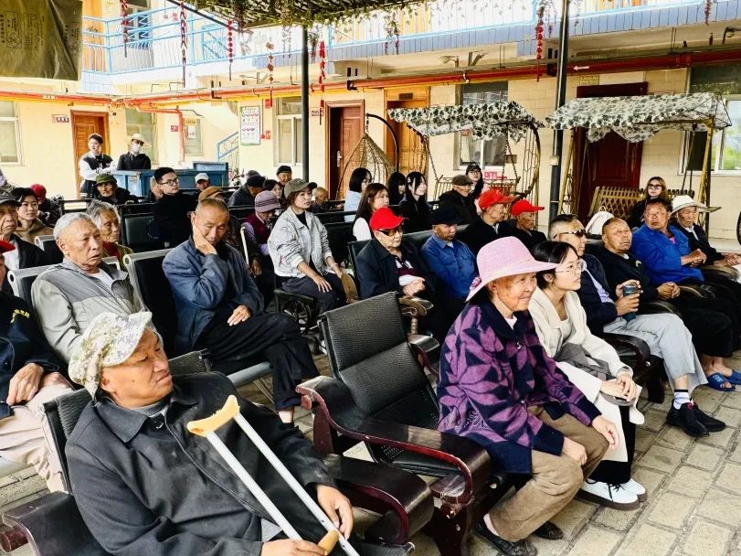 温情暖夕阳,青春志愿行|疯狂英语社与23本科法学1班敬老院之行 第 2 张 温情暖夕阳,青春志愿行|疯狂英语社与23本科法学1班敬老院之行 第 2 张