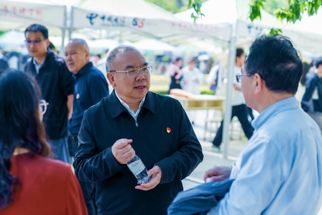 “启程马年 健康安宁”云南经济管理学院医学院专场招聘会圆满举行 第 4 张