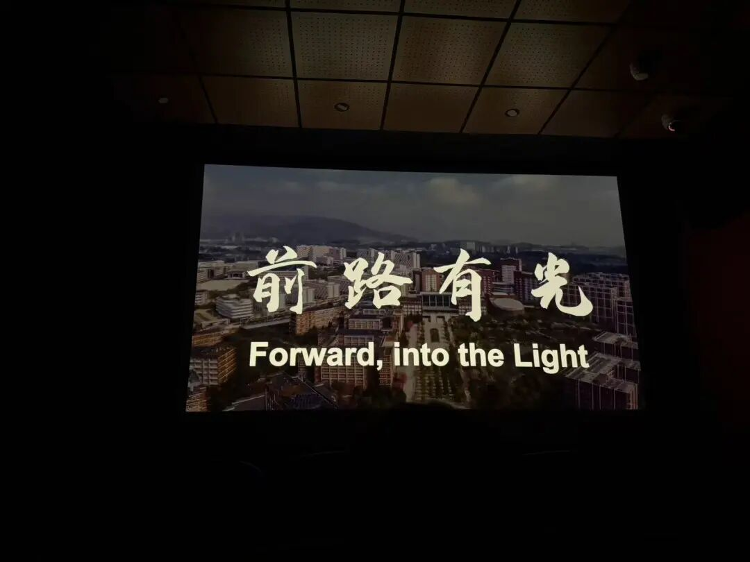 云经管学子亮相戛纳红毯！ 第 7 张