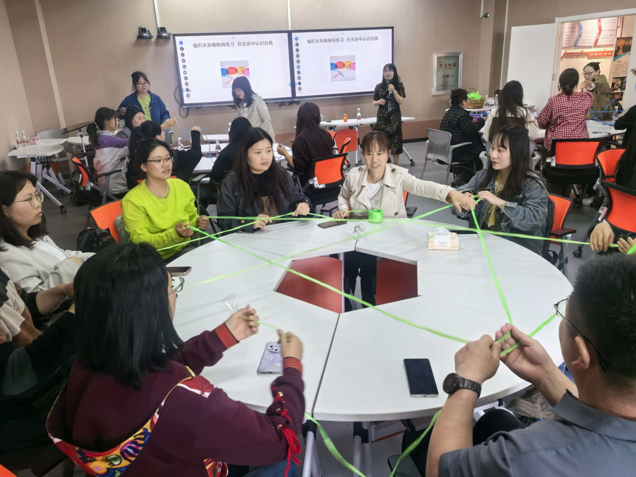 “中医心理与女性身心保健”主题培训在云南经济管理学院举行 第 1 张